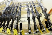 Via le armi dalle case in Svizzera?