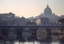 Porto d’armi a Roma, il giro di vite fa le prime “vittime”