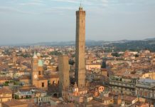 Militaria alla Torre a Bologna