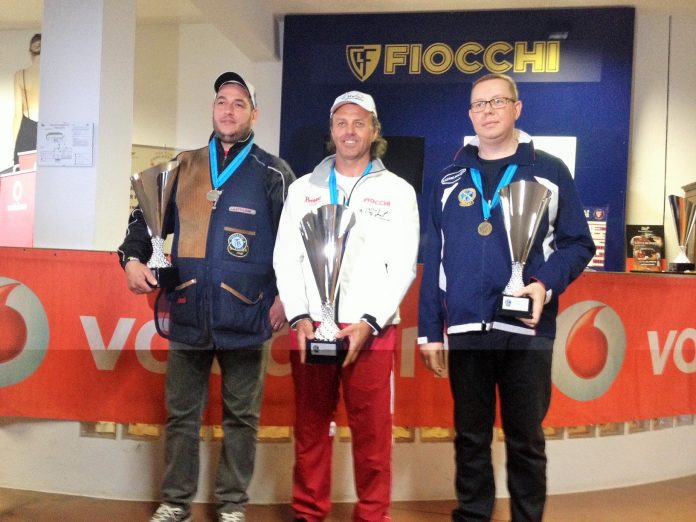 rossi-senior-trionfa-nella-fossa-universale_1