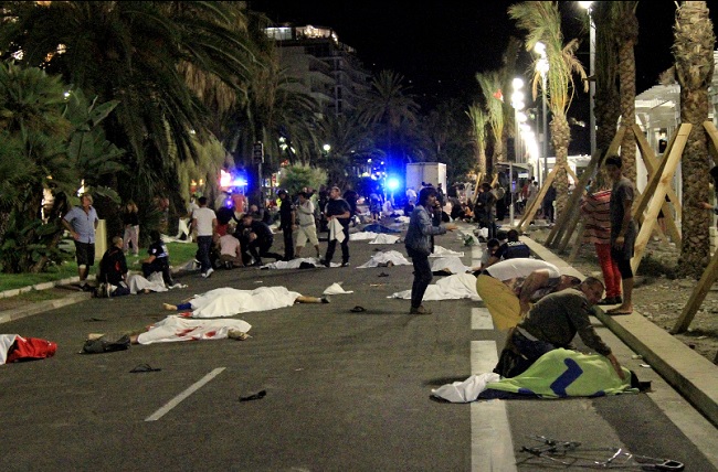strage-fondamentalista-a-nizza-con-il-camion_1