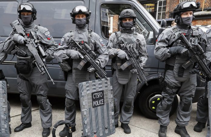 i-c-men-di-scotland-yard_1
