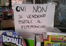 Napoli “boicotta” il gadget al peperoncino di Libero
