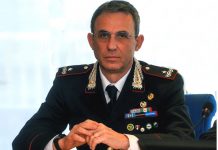 Ministro Costa, che fa? È anche carabiniere…