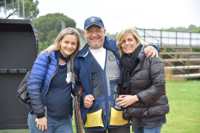 Il vincitore Rodolfo Viganò insieme alle responsabili della Bornaghi Gettinia Marrone e Alberta Ballini