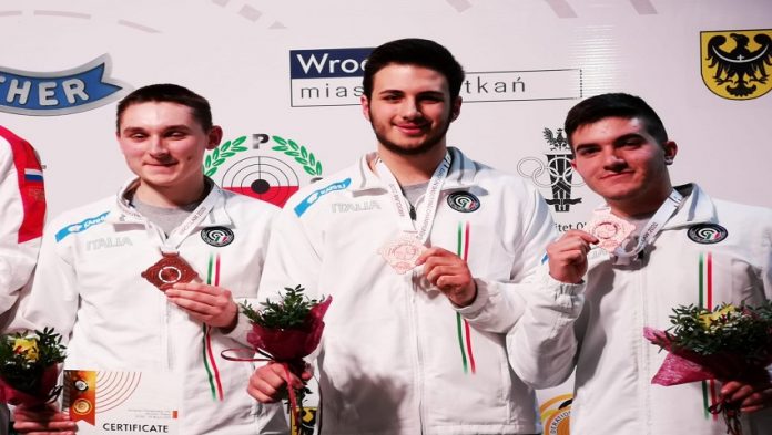 Podio pistola uomini squadra