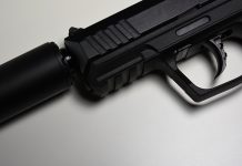Applicare un silenziatore è alterazione d’arma