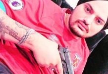 Il ministro del Punjab vieta le canzoni inneggianti le armi