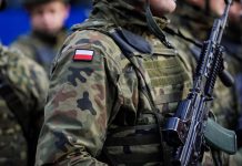 Polonia: addestramento militare per i giovani studenti