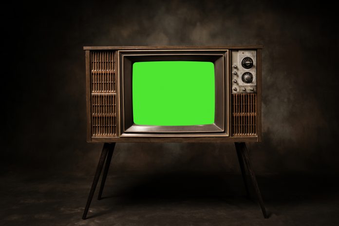 Retro,Old,Television,With,Chroma,Key,Green,Screen,Standing,In