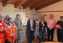 Beretta: un defibrillatore per la polizia locale di Monte Isola